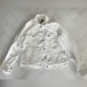 Gap White Denim Icon Jean Jacket!